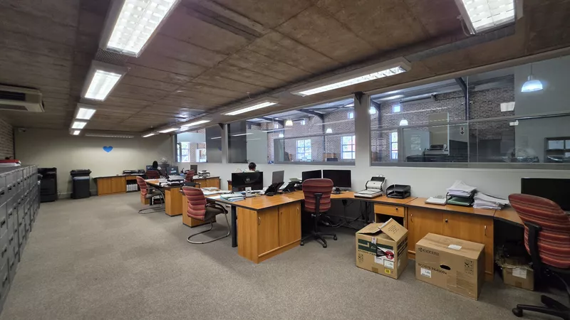 1 085 m² Office for sale in Century City, 13 Edison Way (photo 32)