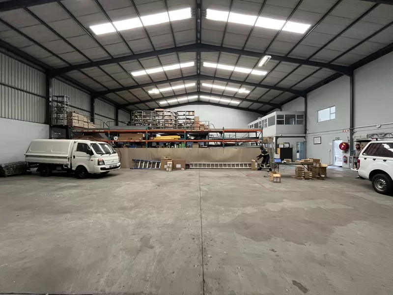 1 890 m² Industrial to let in Airport Industrial, 33 - 37 Aviation Crescent (photo 5)