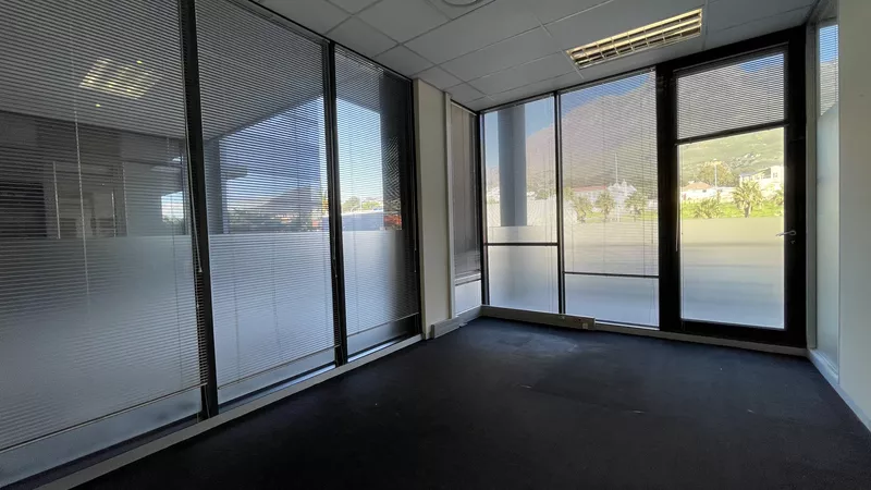 646 m² Office to let in Woodstock, The Boulevard (photo 22)