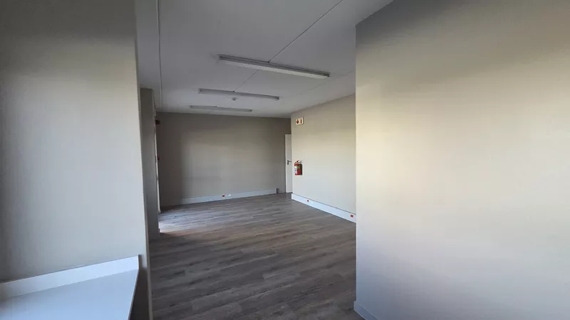 552 m² Industrial for sale in Somerset West, Java Industrial Park (photo 18)