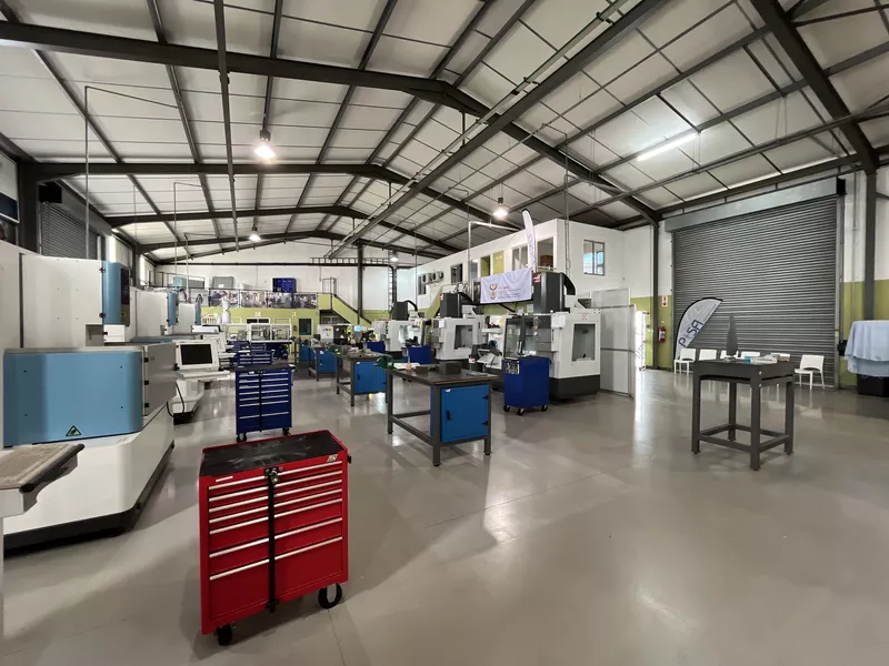 888 m² Industrial to let in Beaconvale, Connaught Park (photo 8)