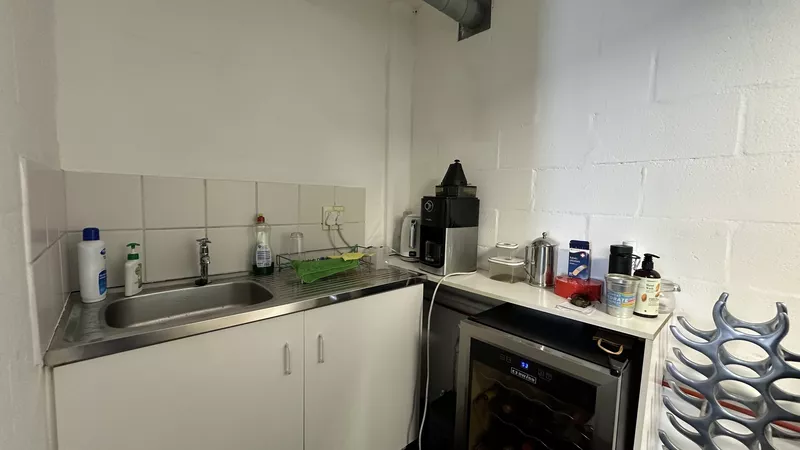 151 m² Industrial to let in Marconi Beam, Spearhead Business Park (photo 15)