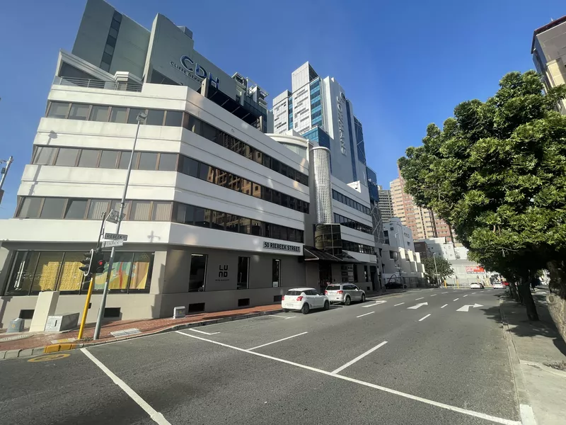 614 m² Office to let in Cape Town City Centre/CBD, 50 Riebeek (photo 2)
