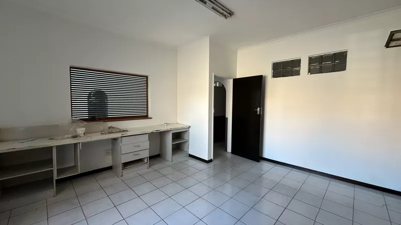 2 500 m² Industrial to let in Milnerton, 5 Marconi Cresent (photo 28)