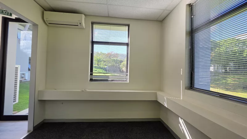 224 m² Office to let in Parow, De Tijger Business Park Building 2 (photo 32)