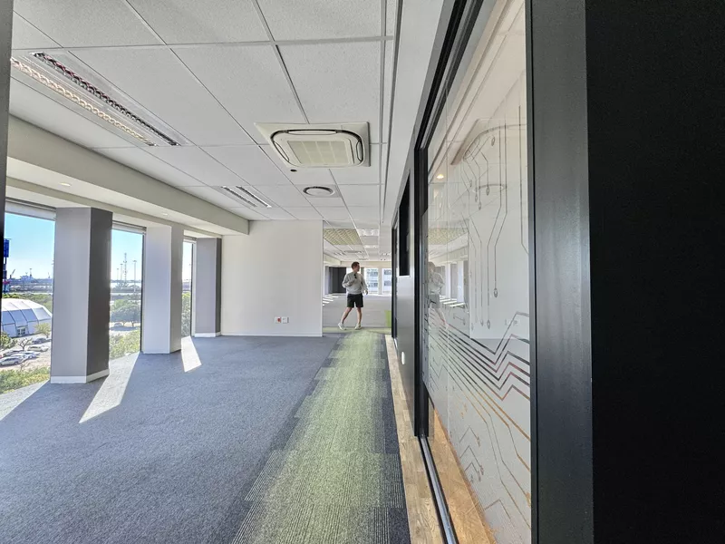 767 m² Office to let in Cape Town City Centre/CBD, Thomas Pattullo (photo 9)