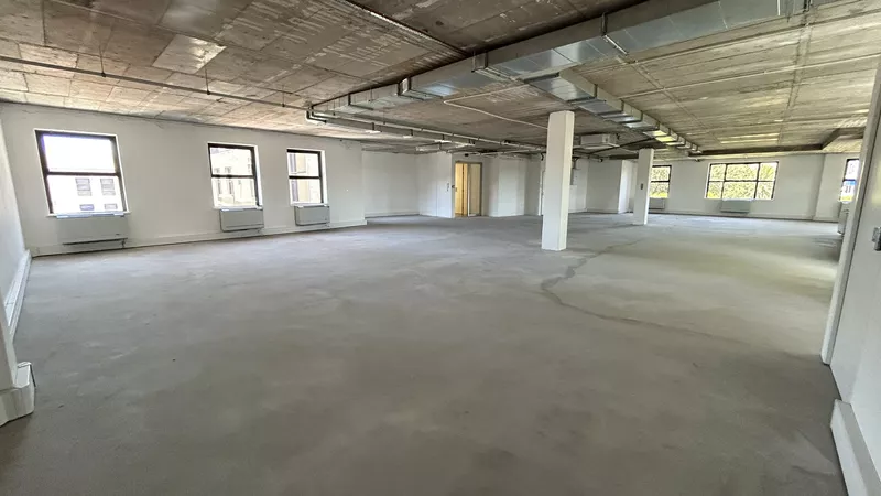 305 m² Office to let in Mowbray, River Park (photo 9)