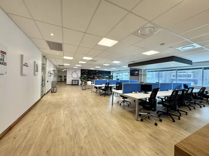 950 m² Office to let in Cape Town, The Towers (photo 12)
