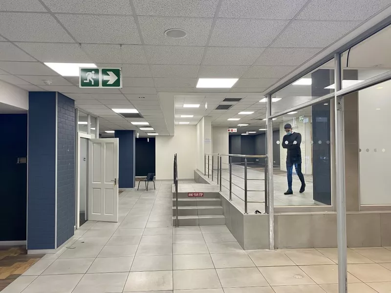 506 m² Retail property for sale in Cape Town City Centre/CBD, 67 Long Street (photo 8)