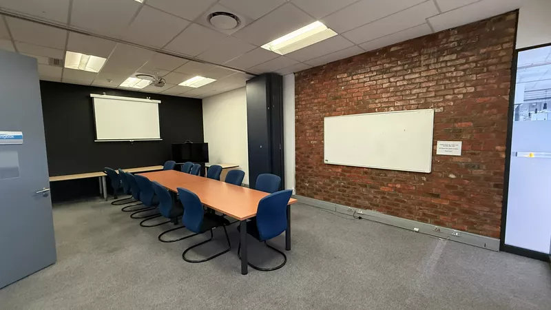 5 141 m² Office to let in Woodstock, The Boulevard (photo 17)