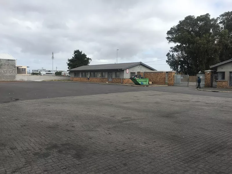 999 m² Industrial to let in Blackheath, Unit 1C (photo 9)