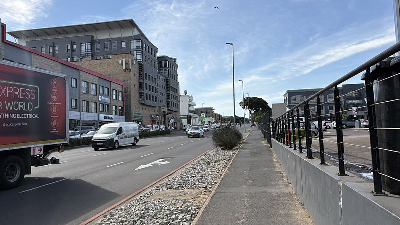 151 m² Retail property to let in Tyger Valley, The Bridge Retail Centre (photo 7)