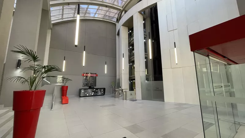 979 m² Office to let in Cape Town City Centre/CBD, The Terraces (photo 3)