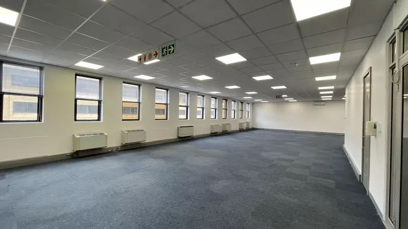 316 m² Office to let in Cape Town City Centre/CBD, 19 Louis Gradner (photo 6)