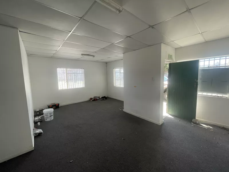 595 m² Industrial to let in Ottery, 20 Ferndale Drive (photo 11)