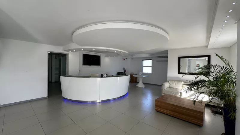 1 729 m² Property for sale in Milnerton, 1 Track Crescent (photo 2)