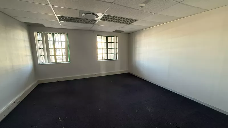 295 m² Office to let in Claremont, Brookside Office Park (photo 12)