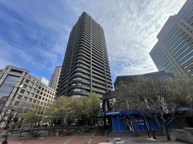 224 m² Office to let in Cape Town City Centre/CBD, One Thibault (photo 1)