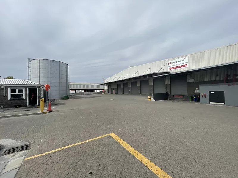 12 879 m² Industrial to let in Parow Industrial, 43 Radnor Road (photo 3)