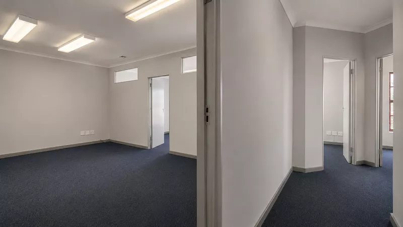 119 m² Office for sale in Bellville, Old Dutch Square (photo 21)