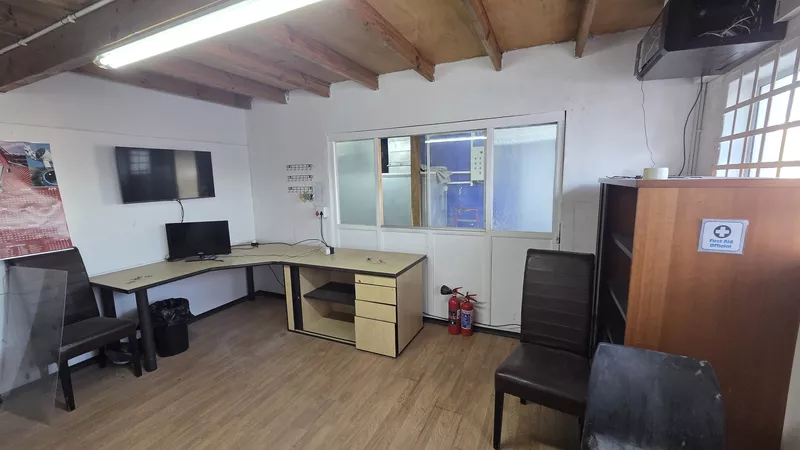 600 m² Industrial for sale in Strand, 43 George Street, George Park, Strand (photo 23)