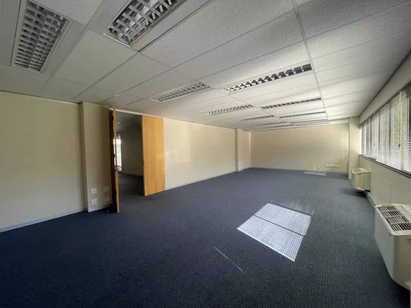 1 025 m² Office to let in Pinelands, Golf Park (photo 28)