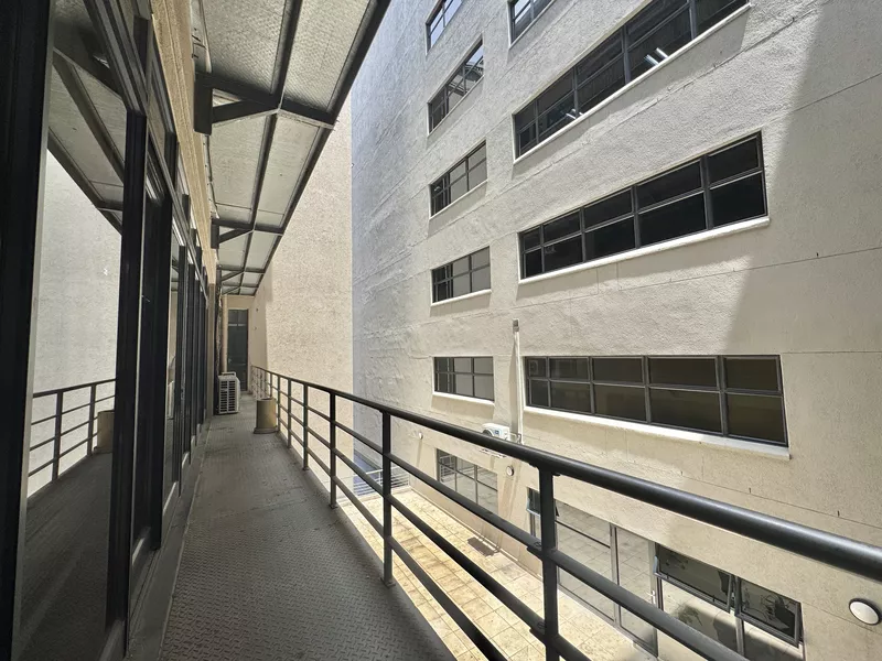 265 m² Office to let in Cape Town City Centre/CBD, 4 Loop Street (photo 13)