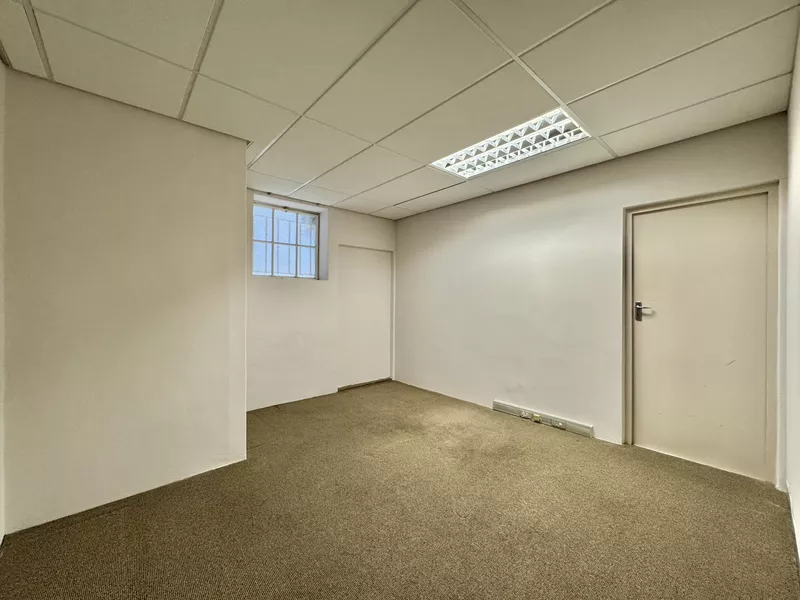 200 m² Office to let in Gardens, 11 Buitensingel Street (photo 15)