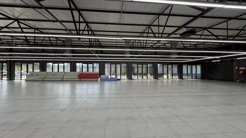 800 m² Retail property to let in Brackenfell, Brackenfell Shopping Centre (photo 19)