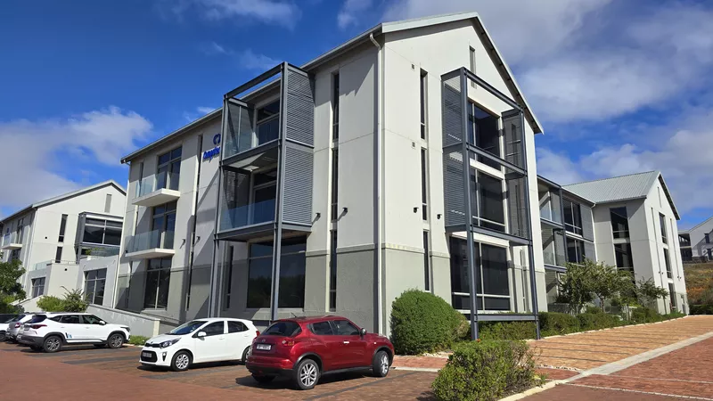 940 m² Office to let in Klein D'Aria Estate, Klein D'Aria Office Estate - Block A (North) (photo 1)