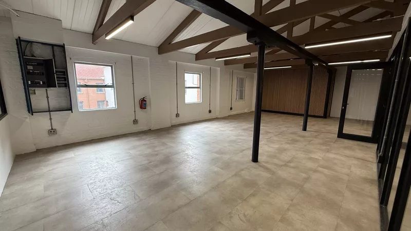 343 m² Office for sale in Foreshore, Castle Mews (photo 9)