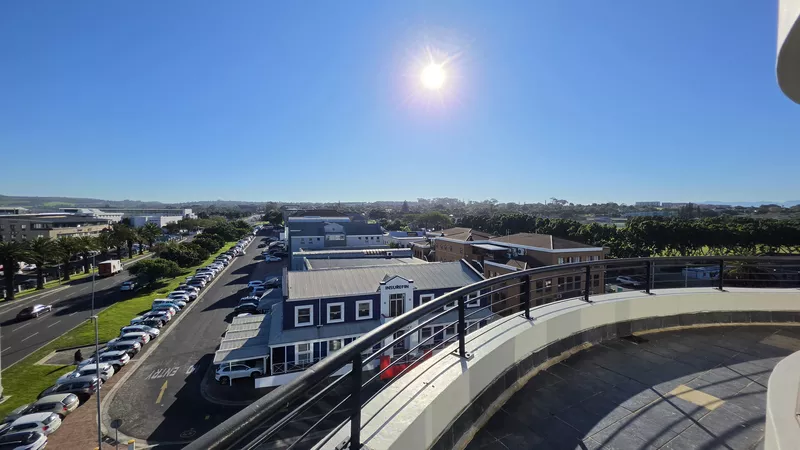 562 m² Office to let in Tyger Valley, Bloemhof (photo 24)