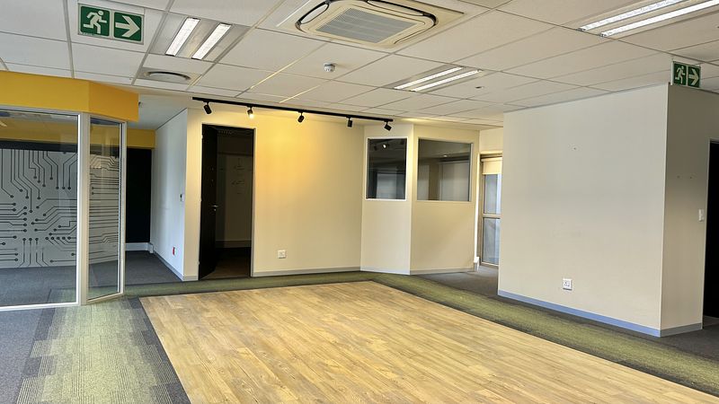 390 m² Office to let in Cape Town City Centre/CBD, Thomas Pattullo (photo 3)