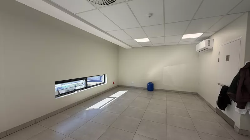332 m² Industrial to let in Kraaifontein, 1 Tanzanite Crescent - Stonewood JV (photo 7)
