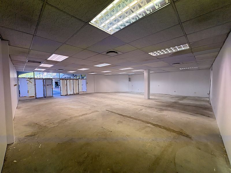 150 m² Retail property to let in Durbanville, Palm Grove (photo 16)