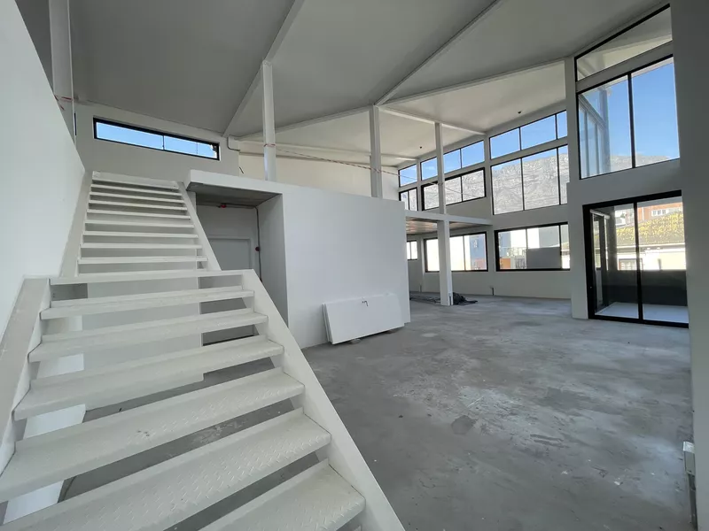 330 m² Retail property to let in Cape Town, 99 Harington (photo 8)