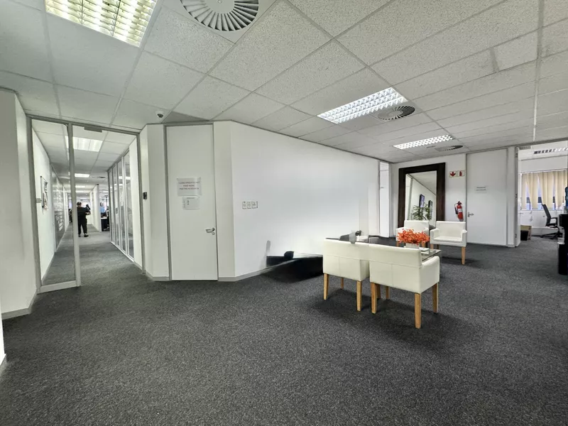 1 468 m² Office to let in Cape Town City Centre/CBD, 9 Long Street (photo 4)