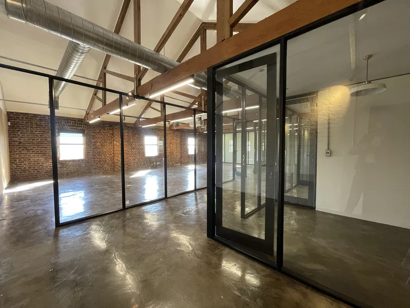 303 m² Office for sale in Foreshore, Castle Mews (photo 8)