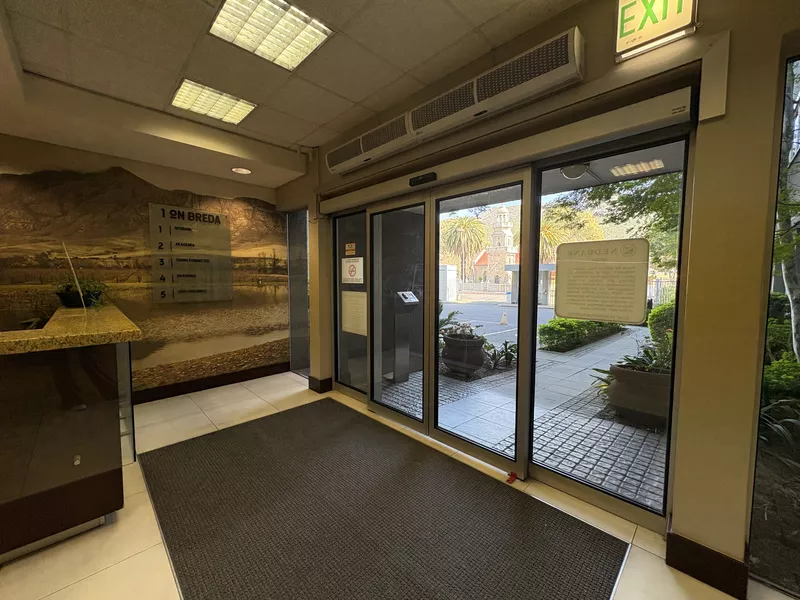553 m² Office to let in Paarl, 1 Breda Street (photo 4)