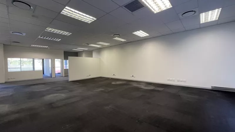 646 m² Office to let in Woodstock, The Boulevard (photo 25)