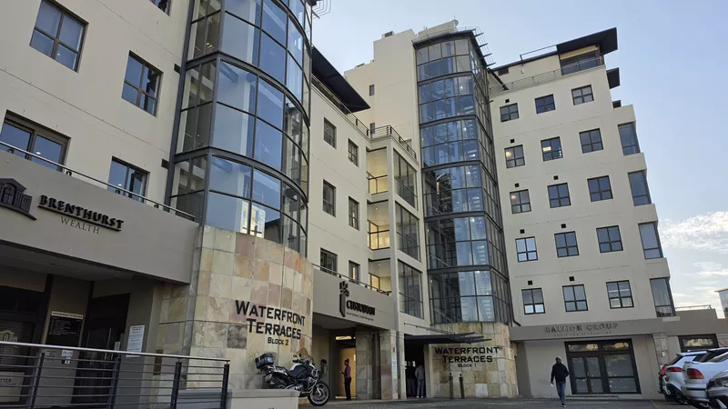 415 m² Property for sale in Tyger Waterfront, Waterfront Terraces (photo 1)