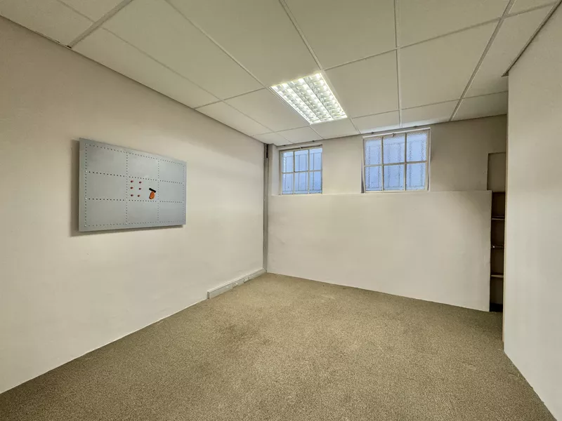 200 m² Office to let in Gardens, 11 Buitensingel Street (photo 14)
