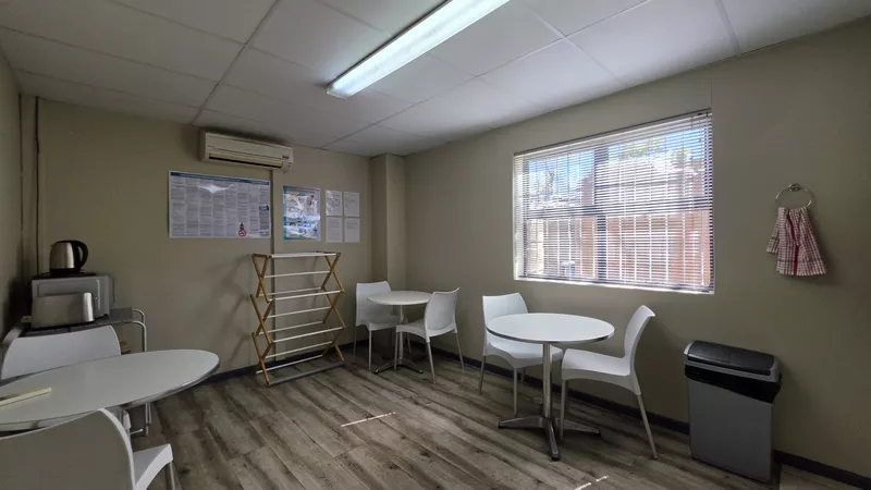1 085 m² Office for sale in Century City, 13 Edison Way (photo 37)