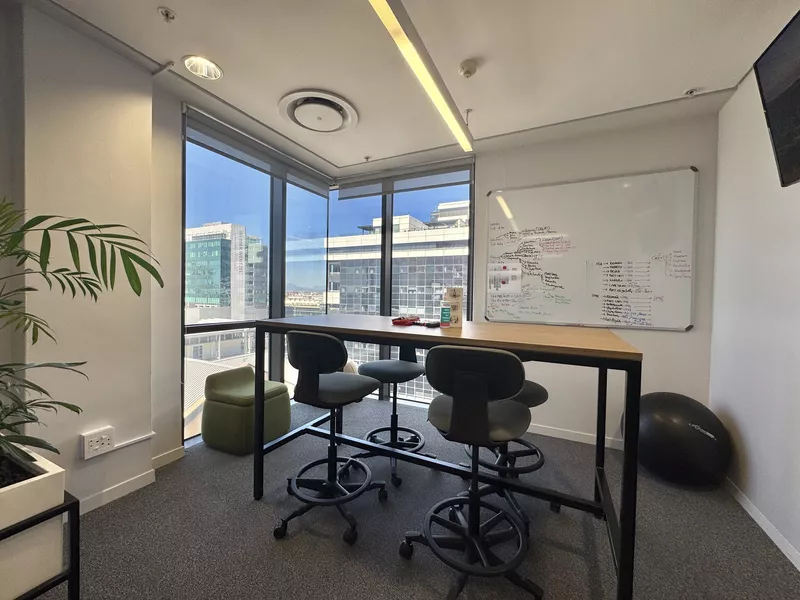 2 051 m² Office to let in Cape Town City Centre/CBD, Roggebaai Place (photo 46)