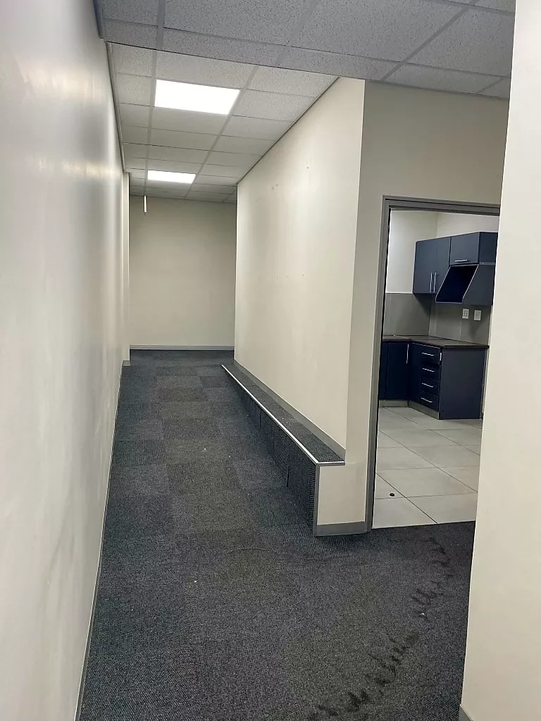 506 m² Retail property for sale in Cape Town City Centre/CBD, 67 Long Street (photo 22)