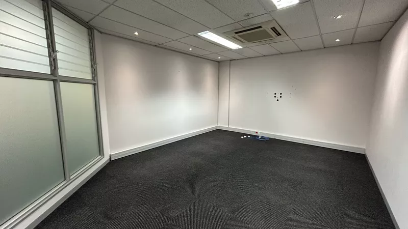 1 036 m² Office to let in Mowbray, Golf Park, GP3 (photo 17)