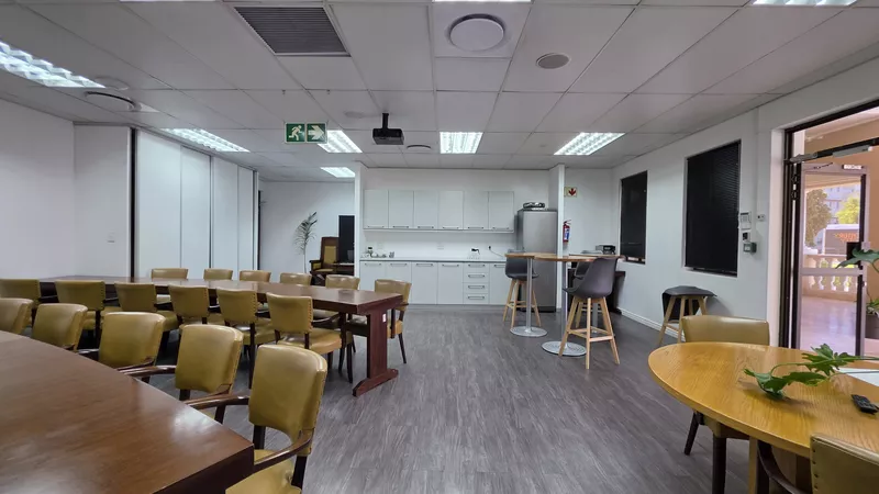 210 m² Office to let in Waterford Place Office Park, 1 Canal Close (photo 20)