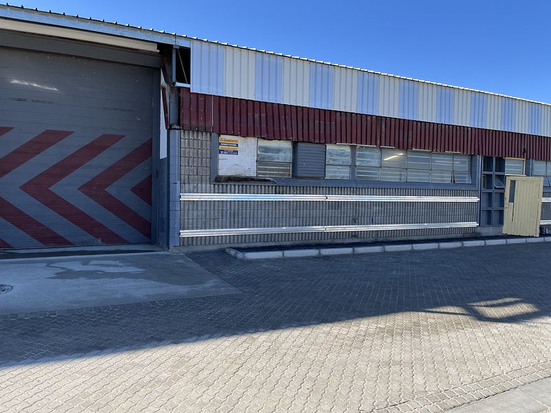 350 m² Industrial to let in Southern Suburbs, Celie Road Industrial Park - Block B (photo 3)