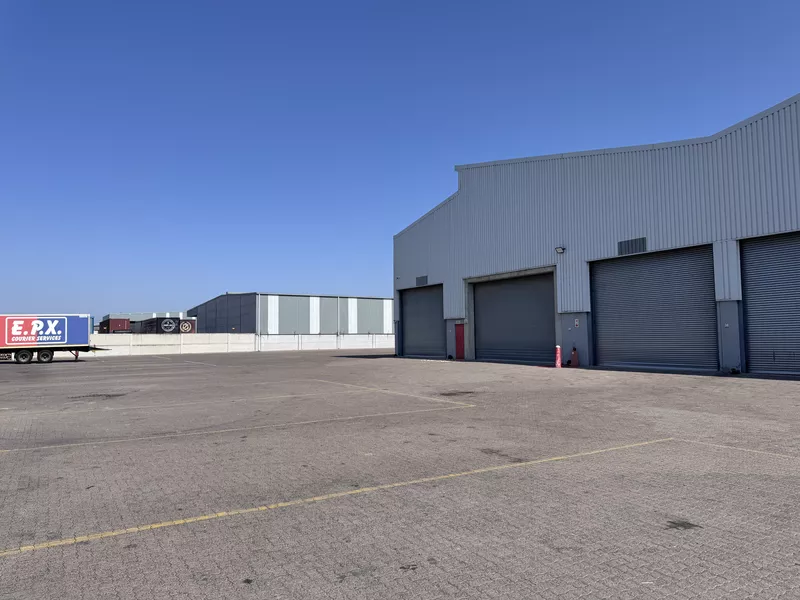 2 350 m² Industrial to let in Wimbledon Estate, 88 Wimbledon Road, Blackheath (photo 6)