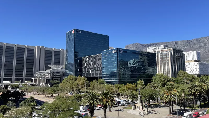 1 262 m² Property to let in Cape Town City Centre/CBD, The Towers (photo 1)
